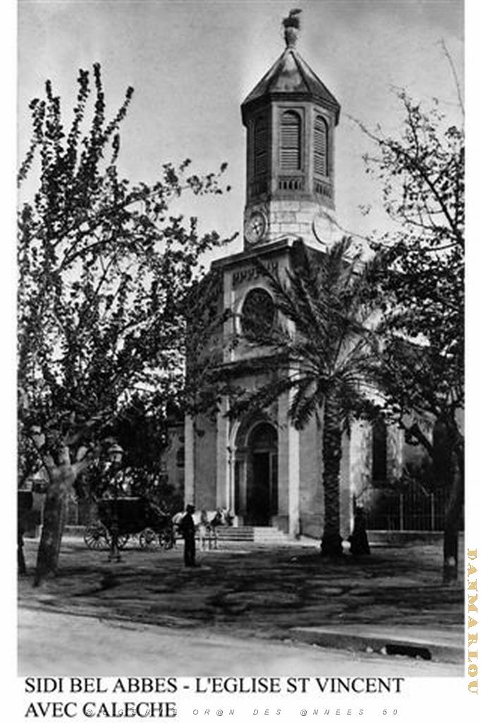 SIDI BEL ABBES  L'EGLISE ST VINCENT AVEC CALECHE.jpg